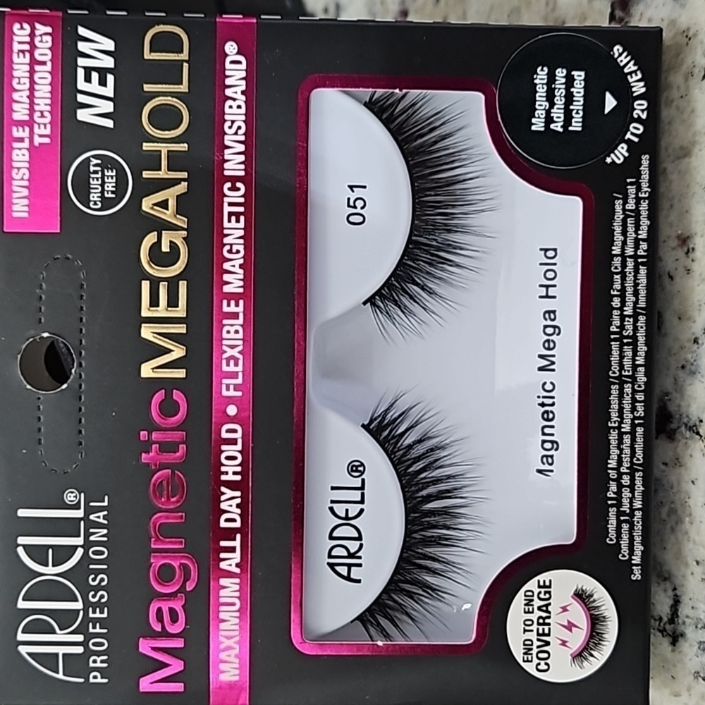 Ardell Professional Magnetic Megahold Cruelty Free False Lashes no. 051